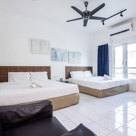 Nautilus Bay Home Inn George Town Extérieur photo