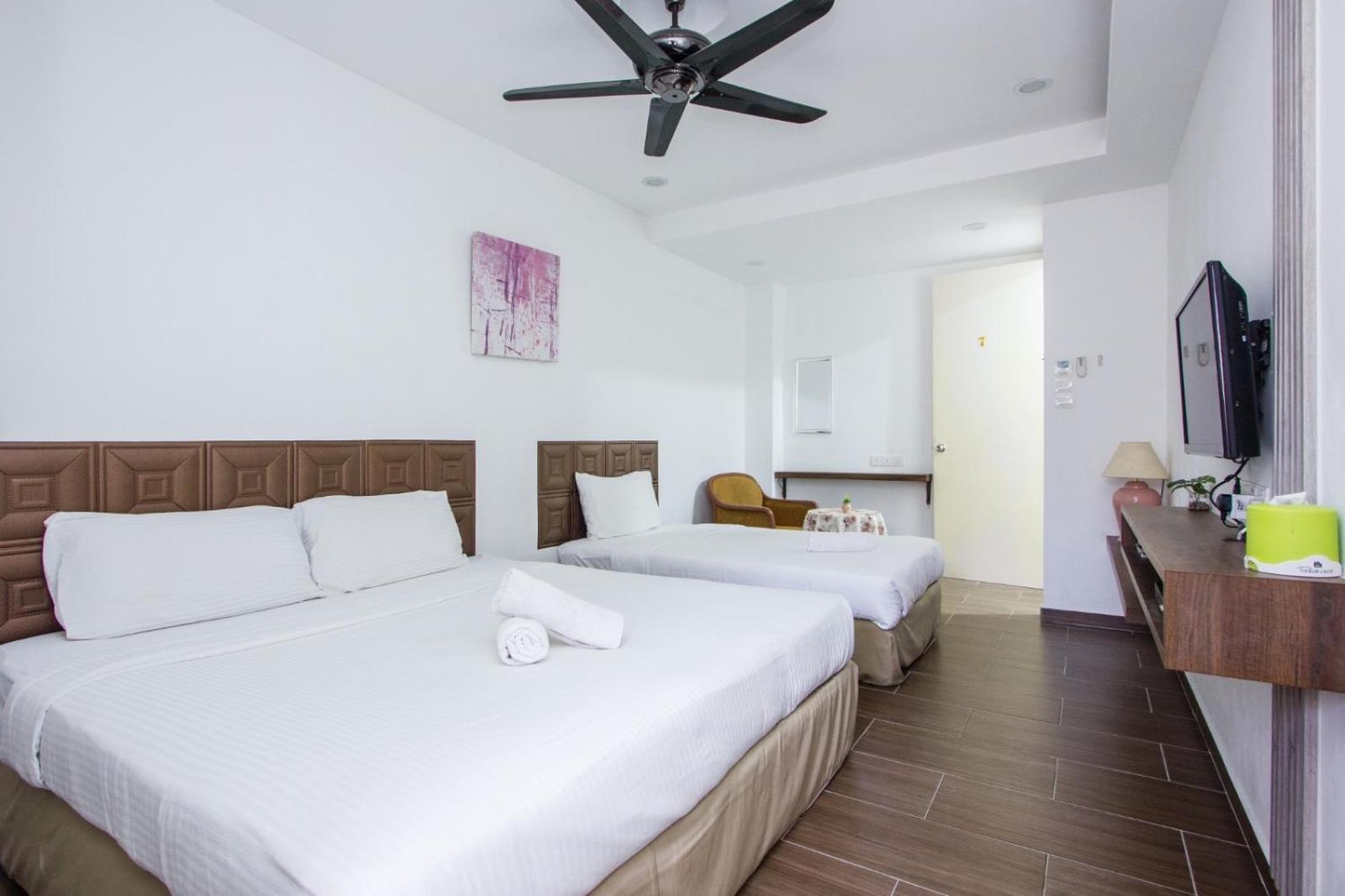 Nautilus Bay Home Inn George Town Extérieur photo