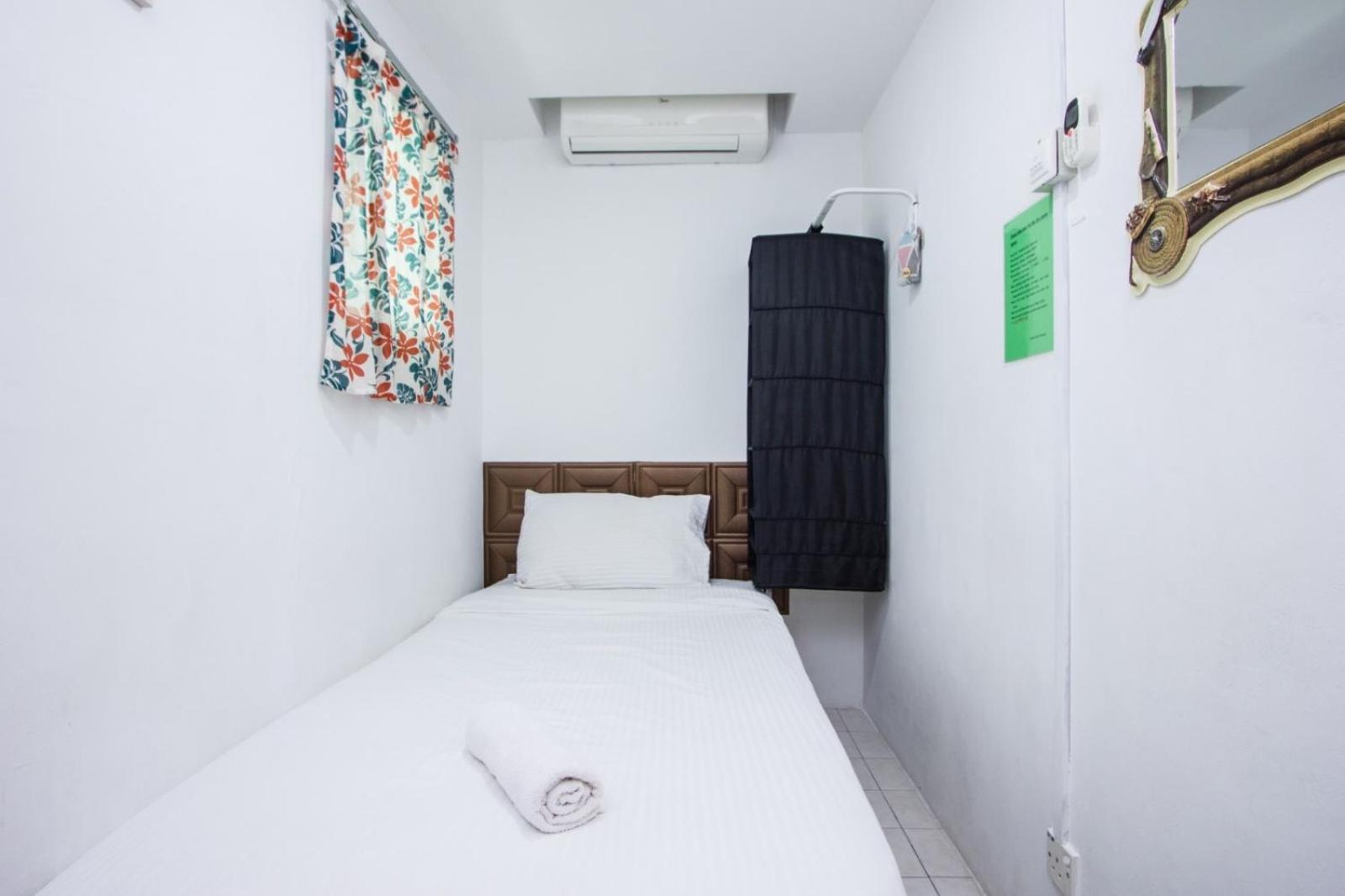 Nautilus Bay Home Inn George Town Extérieur photo