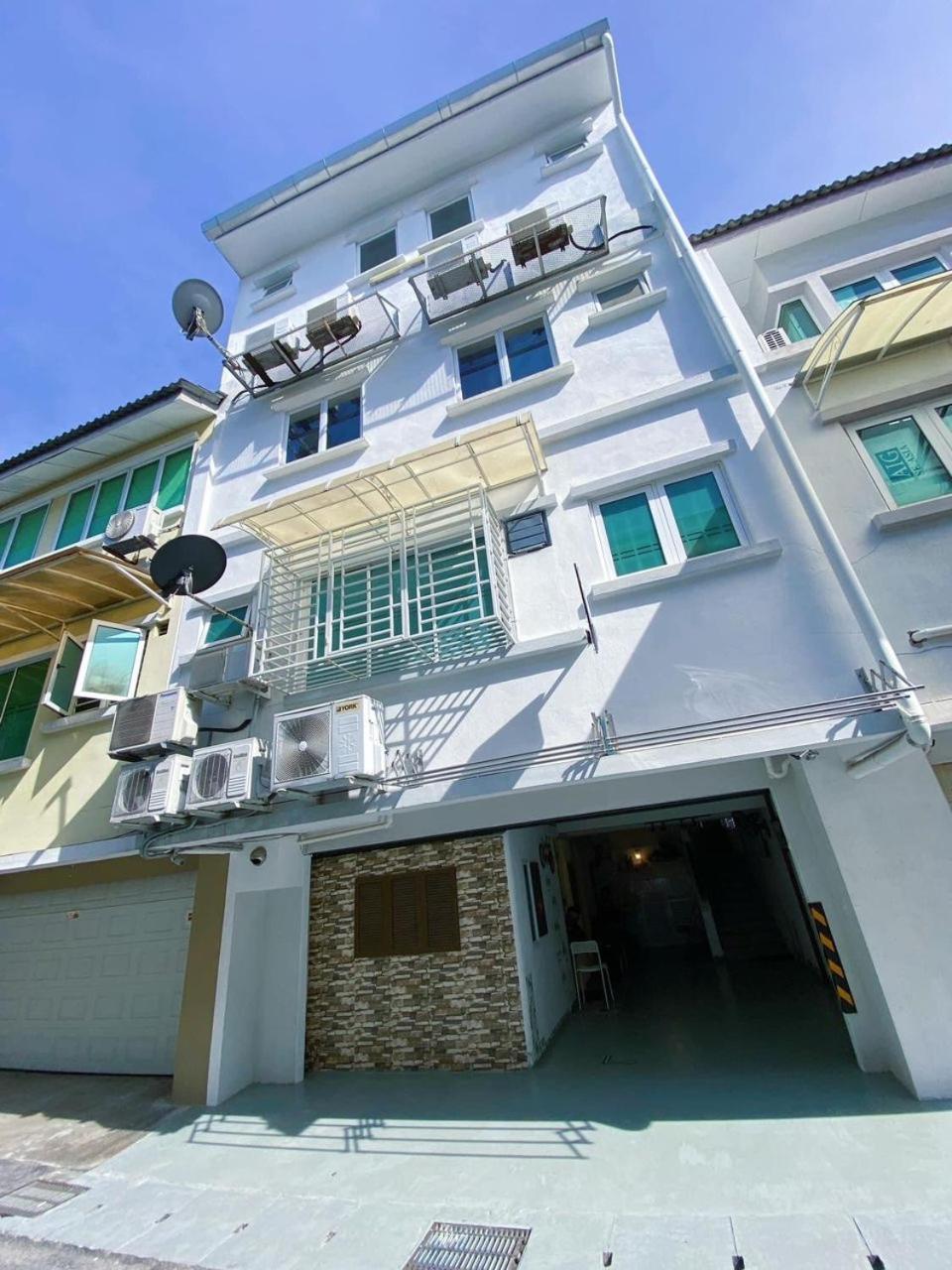 Nautilus Bay Home Inn George Town Extérieur photo